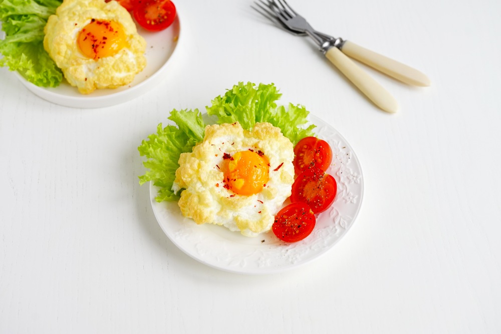 Яичный салат с домашними сухариками