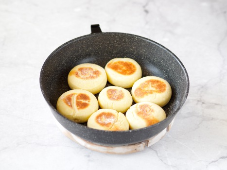 Вкусные сырники из творога с манкой – пошаговый рецепт с фото
