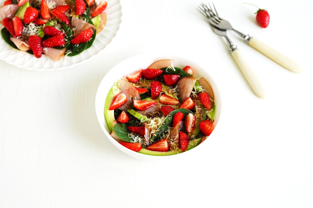 Салат с авокадо и мидиями - простой и вкусный рецепт с пошаговыми фото