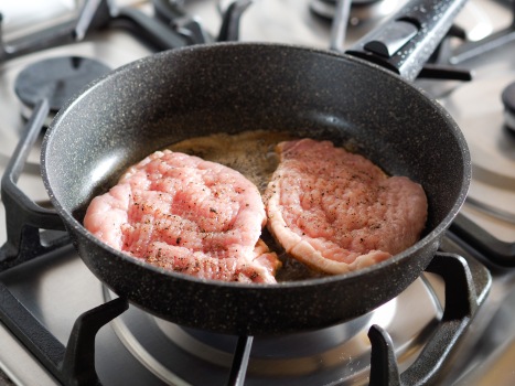 Секреты приготовления эскалопа из свинины на сковороде - легко и вкусно!