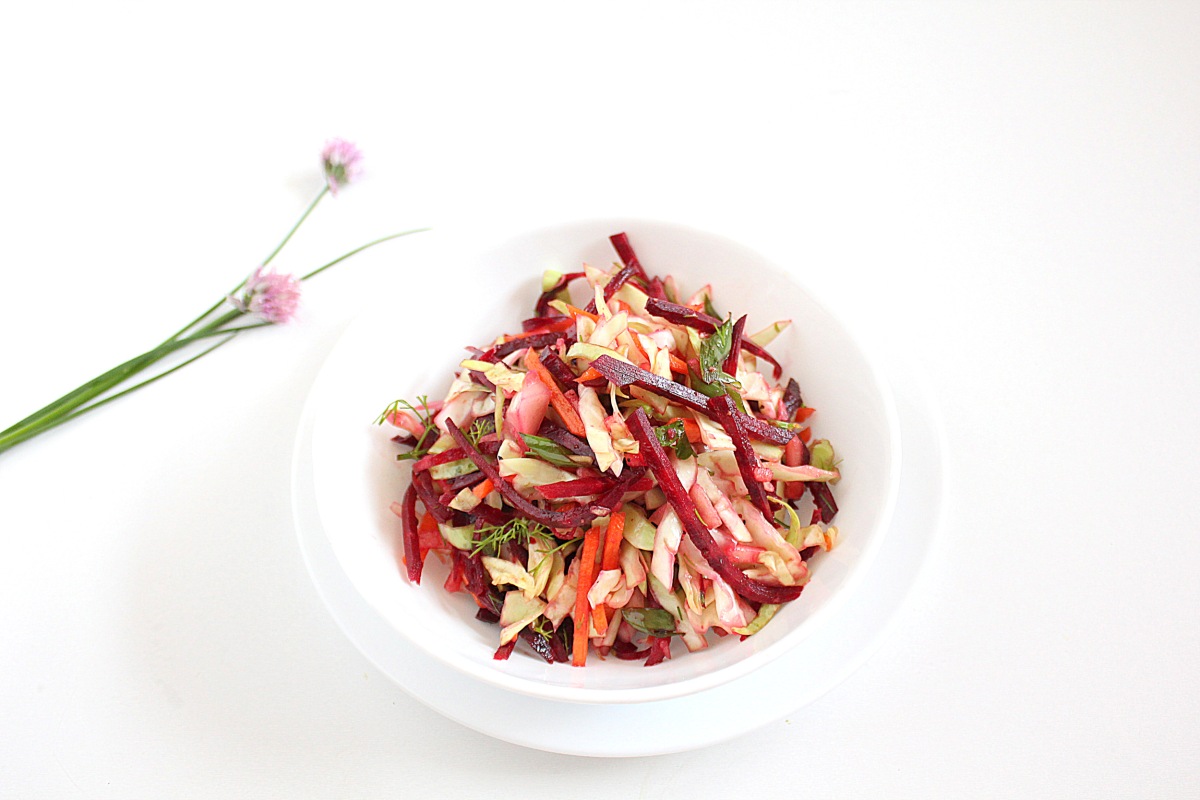 Салат с капустой и свеклой по корейски