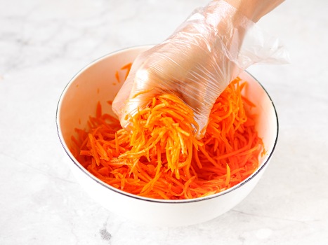 Морковь по-корейски с луком, соевым соусом и чесноком простой рецепт пошаговый