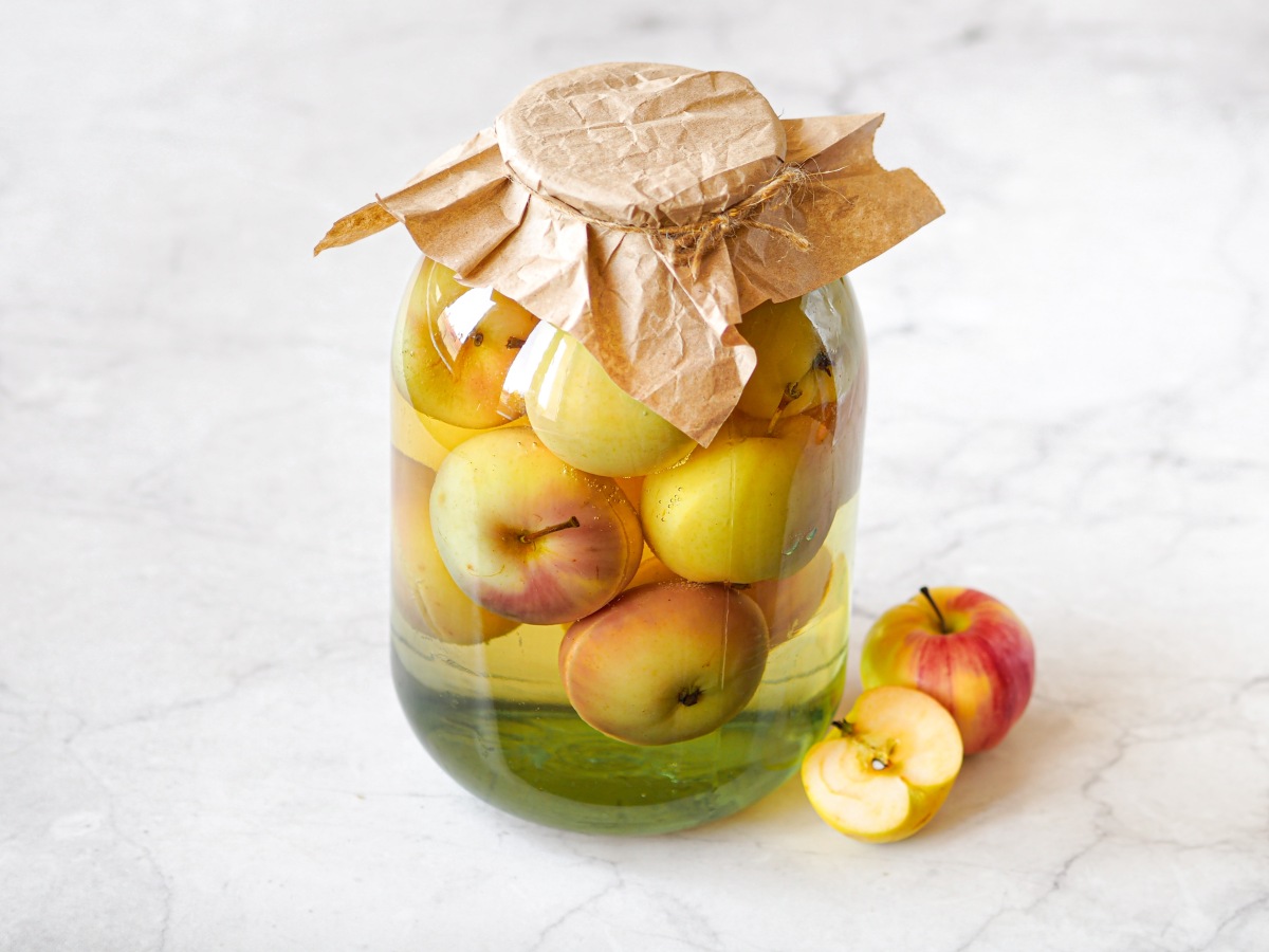 20 отличных рецептов компота из яблок на зиму