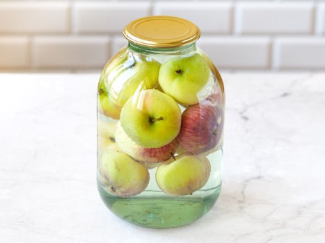 Компот из яблок на зиму: рецепты на 3-литровую банку без стерилизации, советы по приготовлению