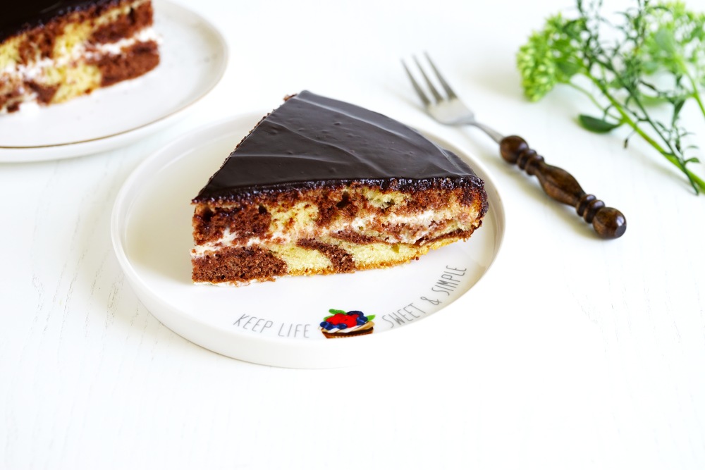 Вафельный торт с кремом из сгущенки – вам понравится!