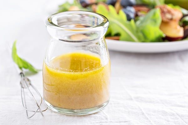 Салат из слив с редиской и приправой из апельсина и петрушки: вкусный рецепт