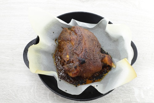 Как приготовить свиную рульку в духовке сочно и вкусно: рецепт с пошаговыми инструкциями