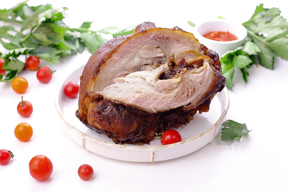 Как приготовить вкусную свиную рульку в духовке: простой и вкусный рецепт