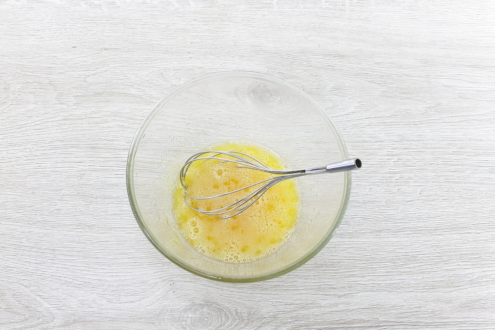 Дрожжевые оладьи на кислом молоке – пошаговый рецепт приготовления с фото