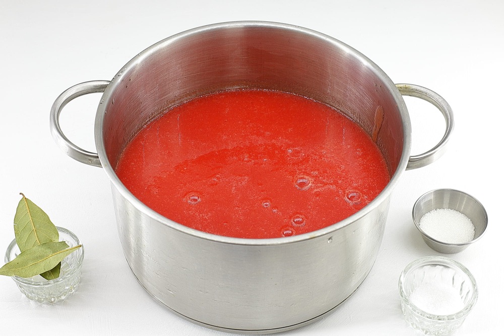 Как сделать томатный сок на зиму: три лучших рецепта