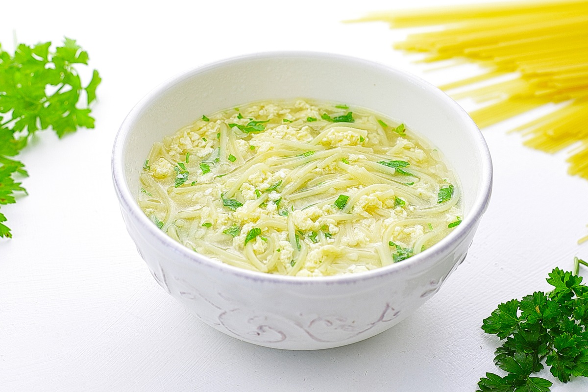 Китайский суп с яйцом и водорослями