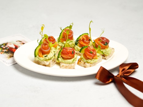 Салат с крабовыми палочками и красной рыбой - 4 рецепта самых вкусных и простых с фото пошагово