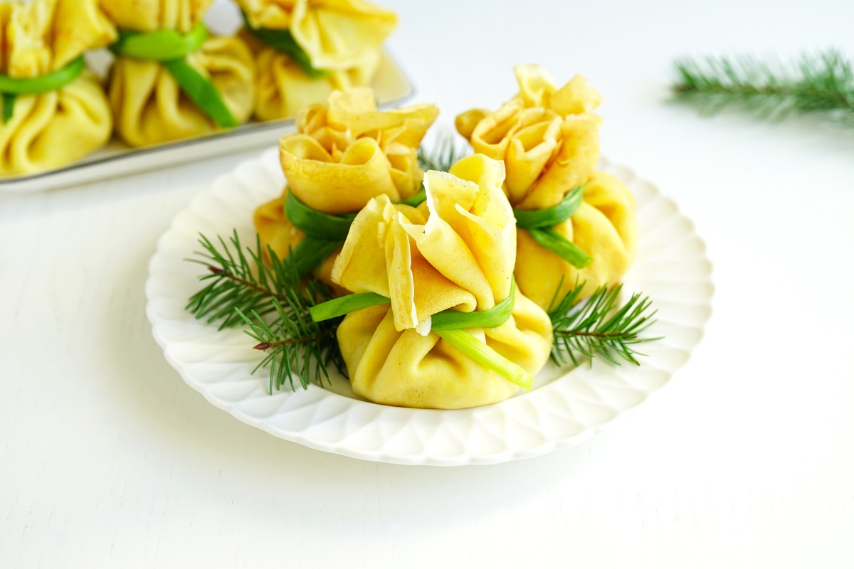 Блинные мешочки от змеиного Деда Мороза