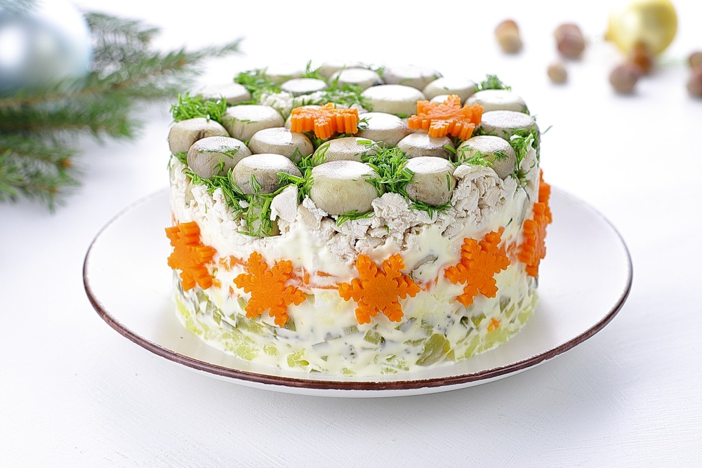 Как приготовить праздничный салат: грибная поляна