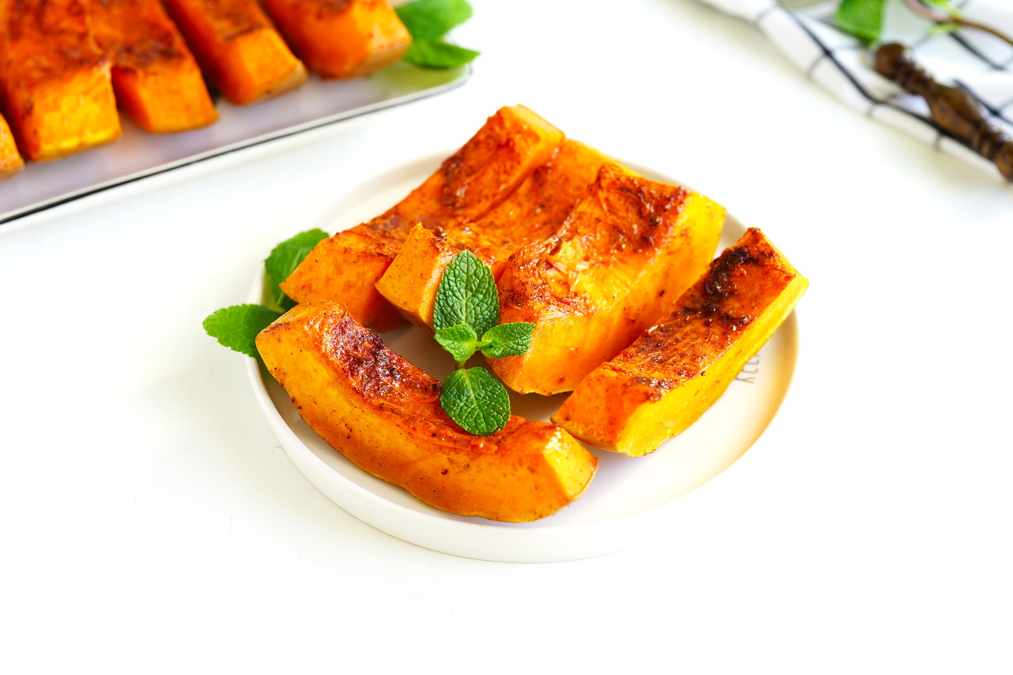 Зимняя тыква, печенная с апельсиновым сиропом