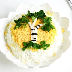 Салат с грибами и сыром