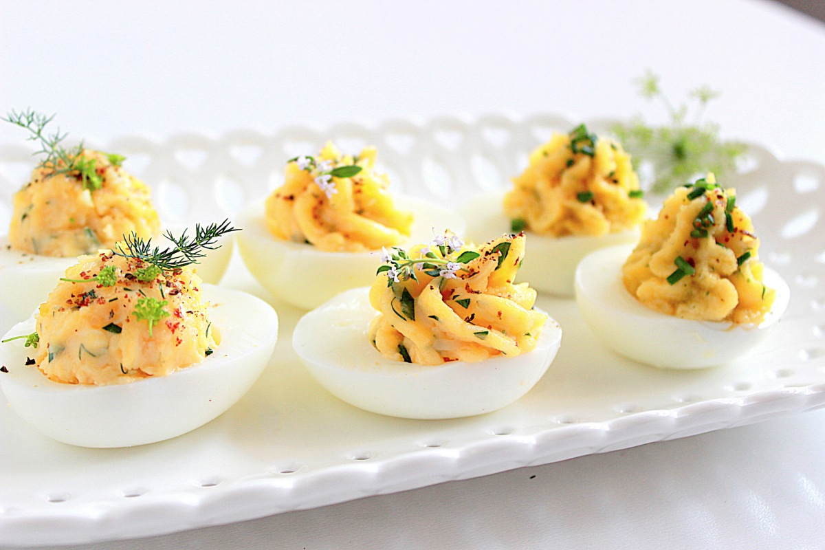 Фаршированные яйца пикантные