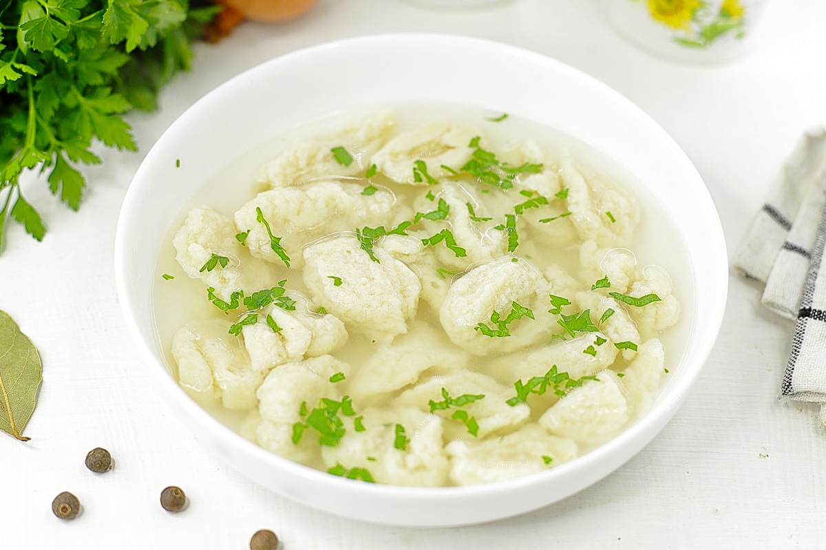 Творожные клецки с шоколадом