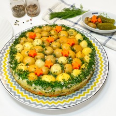 Салат с маринованными грибами