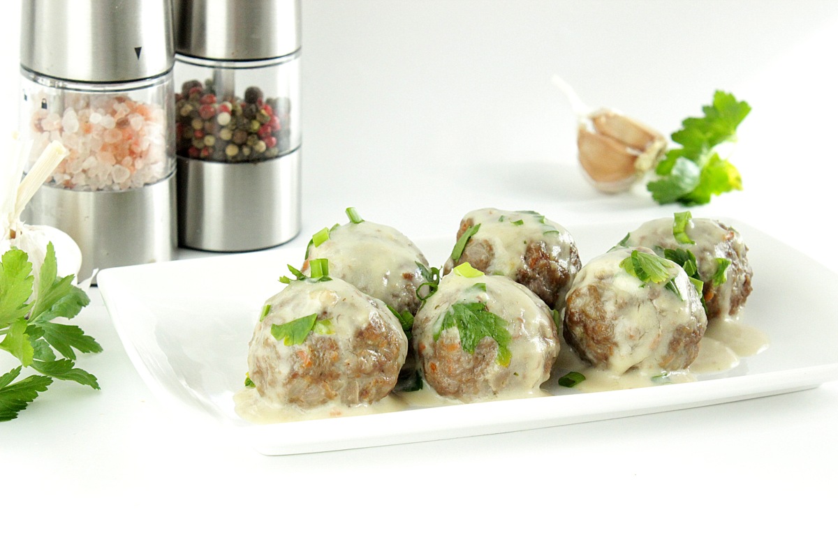 Рыбные фрикадельки в сливочном соусе