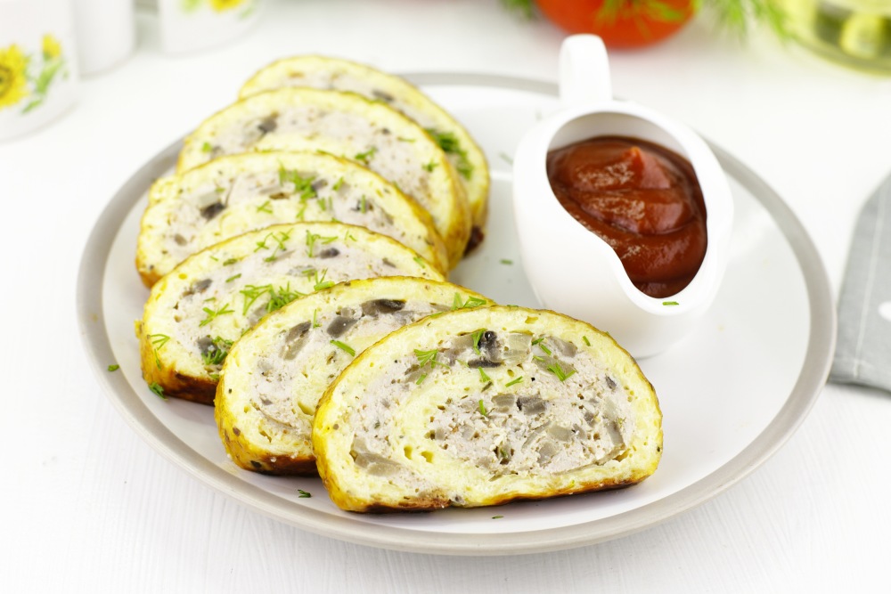 Куриный рулет в духовке с сыром Куриный рулет в духовке с сыром