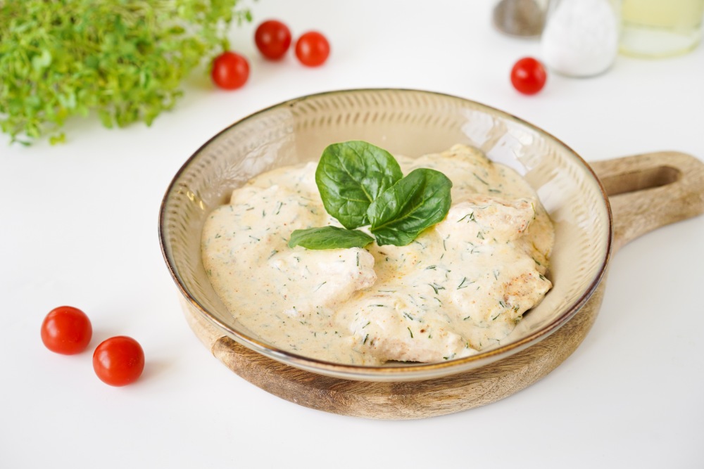 Курица в сырном соусе на сковороде Курица в сырном соусе на сковороде