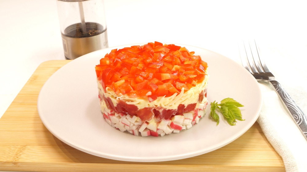 Салат “Красное море” с крабовыми палочками Салат “Красное море” с крабовыми палочками