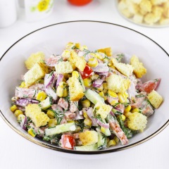 С кукурузой и огурцом