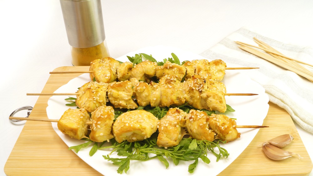 Куриные шашлычки на шпажках в духовке Куриные шашлычки на шпажках в духовке