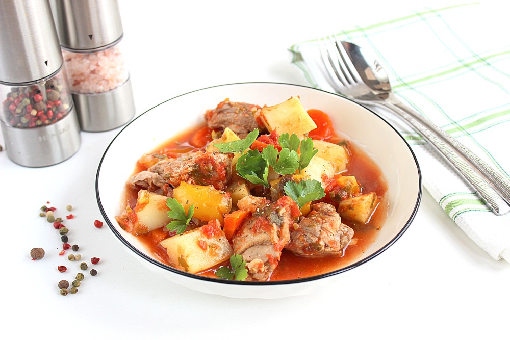 Тушеная индейка с овощами Тушеная индейка с овощами