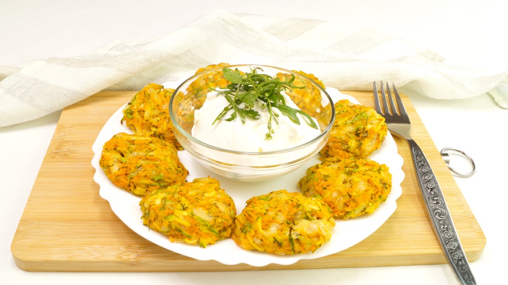 Вкусные оладьи из кабачков и моркови в духовке Вкусные оладьи из кабачков и моркови в духовке