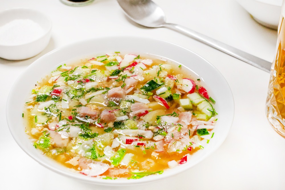 Окрошка с копченой курицей Окрошка с копченой курицей