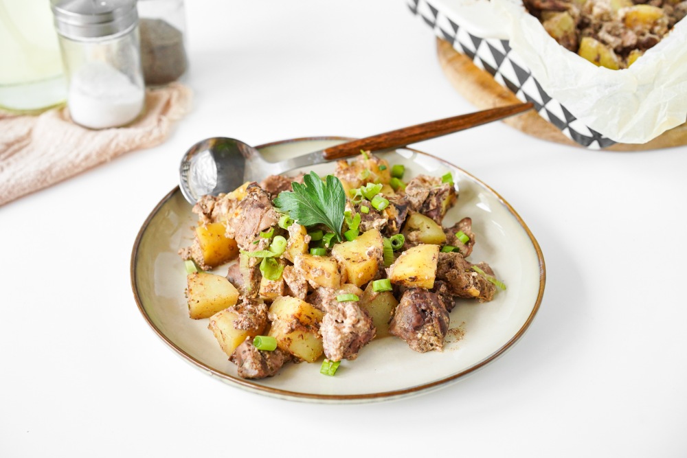 Куриная печень в духовке с картошкой