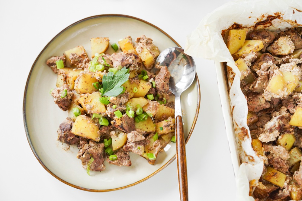 Куриная печень в духовке с картошкой