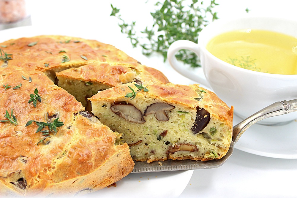Пирог с грибами и сыром в духовке