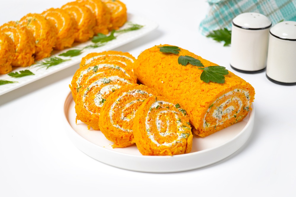 Рулет с морковью и сыром