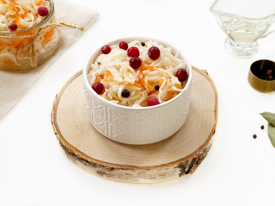 Быстрая квашеная капуста хрустящая с морковью