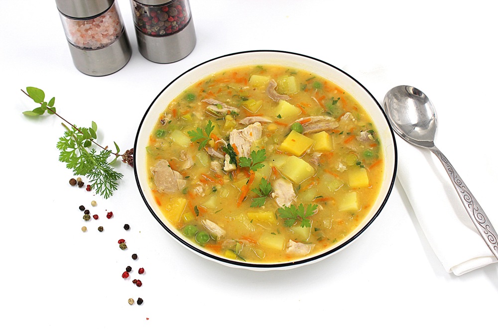 Гороховый суп с курицей и картошкой