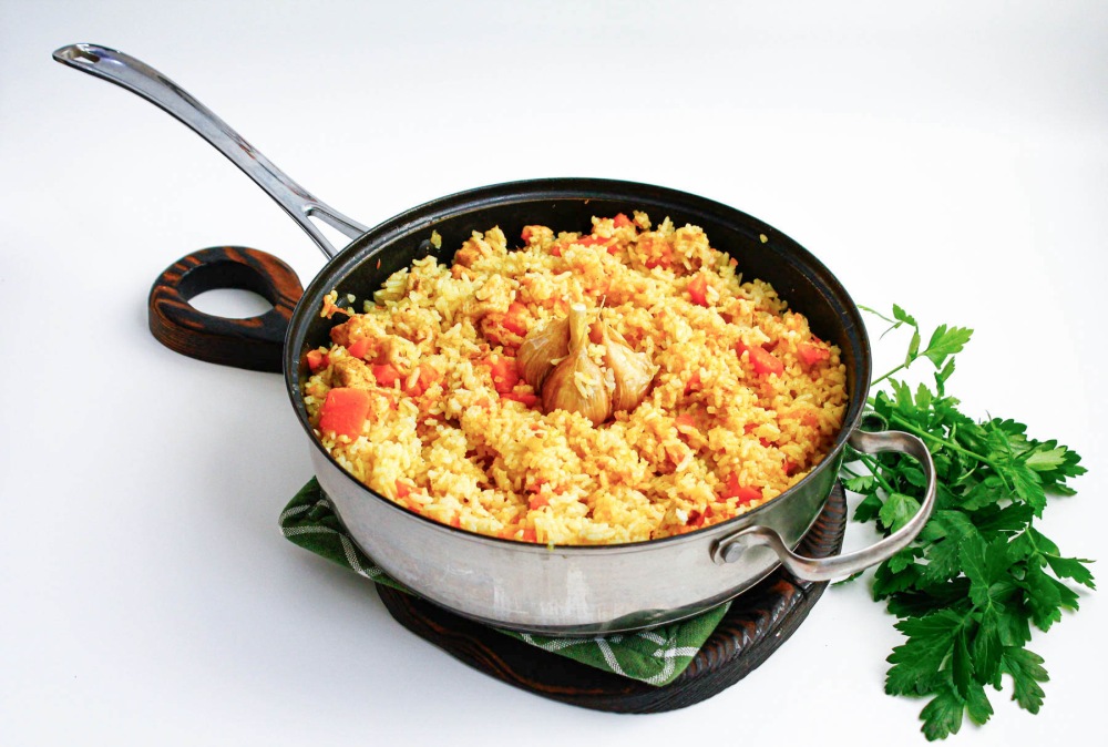 Плов с тыквой и курицей на сковороде