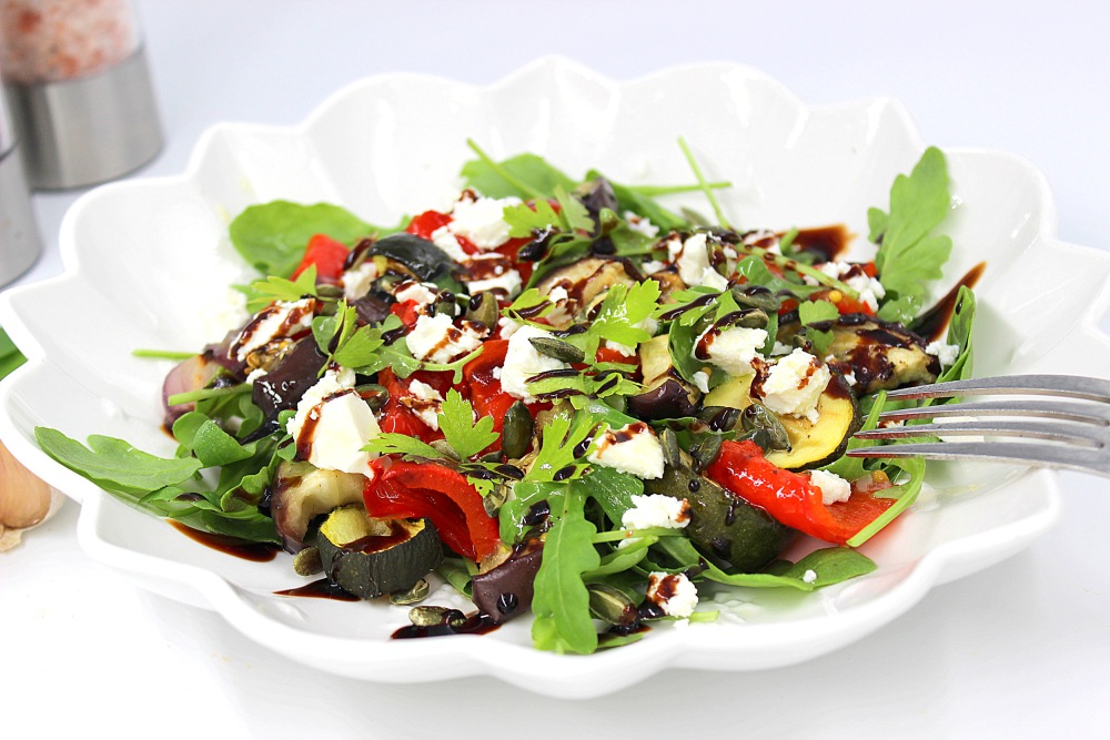 Салат из запеченных овощей с фетой