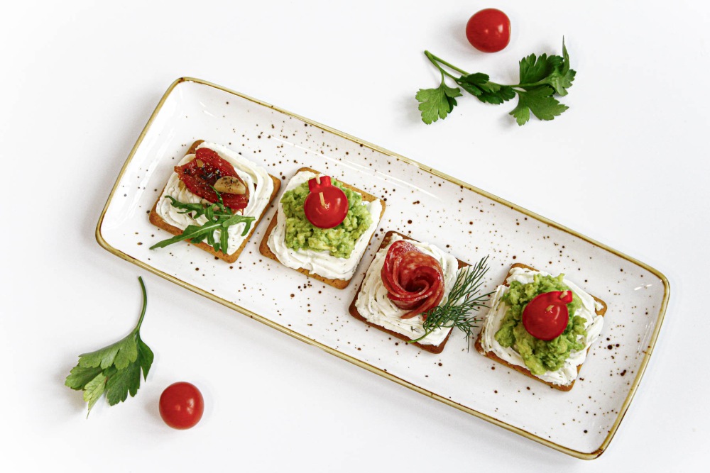 Канапе на крекерах на праздничный стол