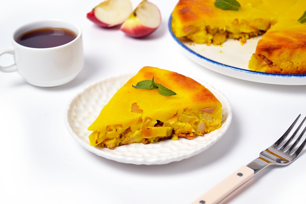 Манник с яблоками на кефире очень вкусный Манник с яблоками на кефире очень вкусный