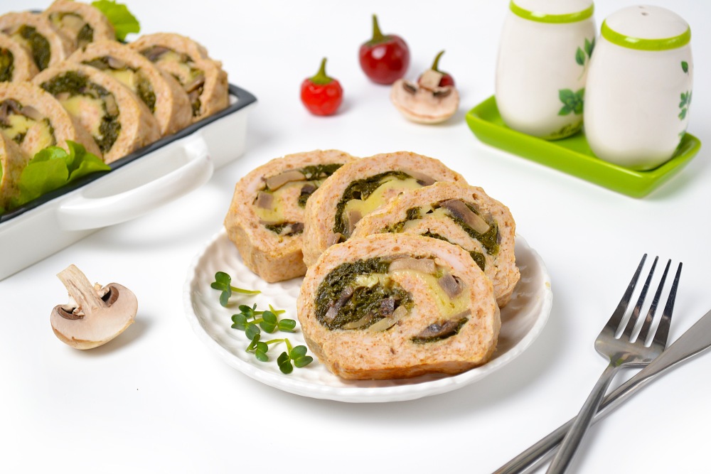 Рулет из куриного фарша с грибами Рулет из куриного фарша с грибами