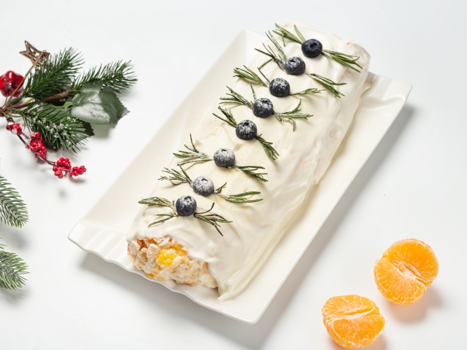 Меренговый рулет на Новый год