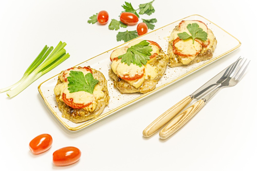 Как приготовить стейк в духовке из свинины