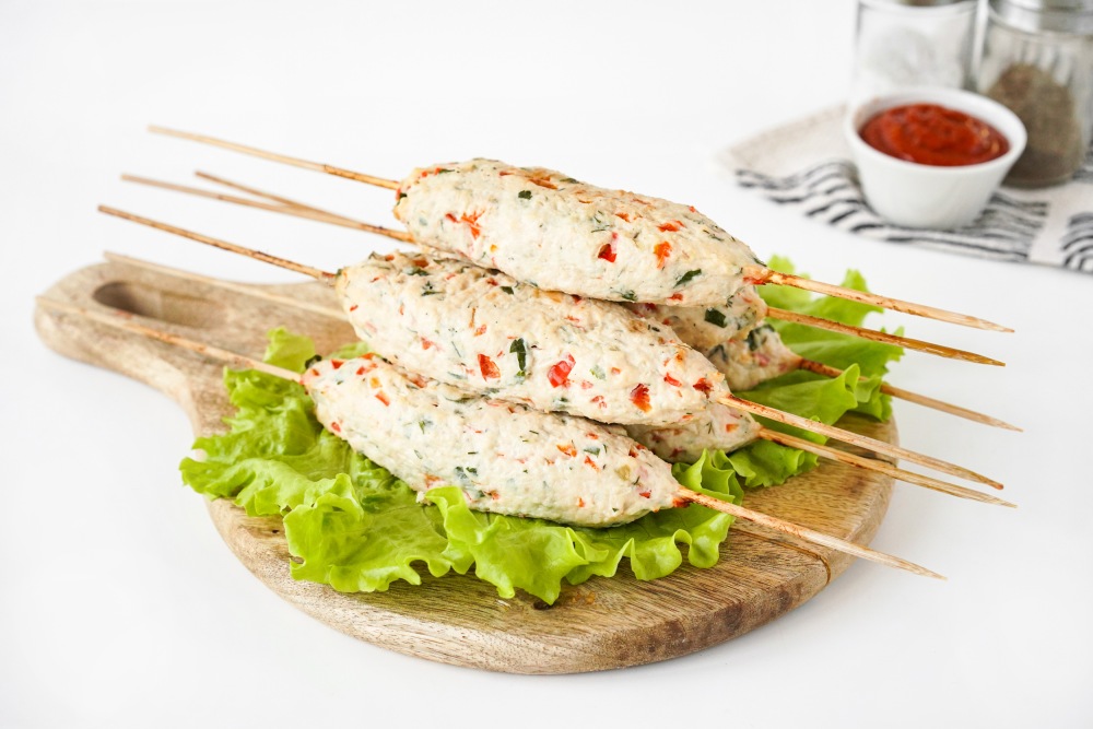 Люля из курицы на шпажках в духовке