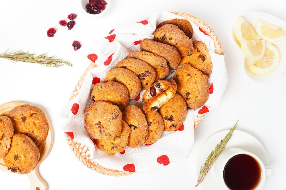 Песочное печенье с клюквой