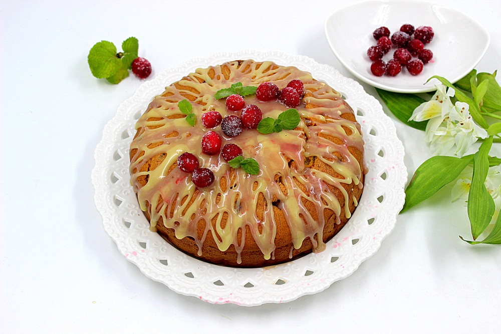 Пирог с клюквой и сметаной