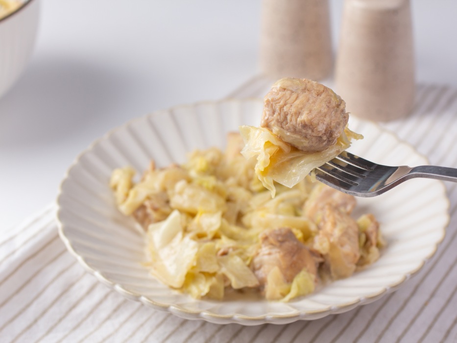 Тушеная капуста с курицей в сметане