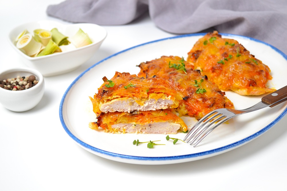 Куриные отбивные под шубой в духовке